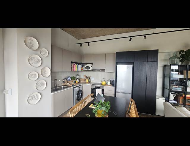 1 BEDROOM APARTMENT FOR SALE IN SANDOWN